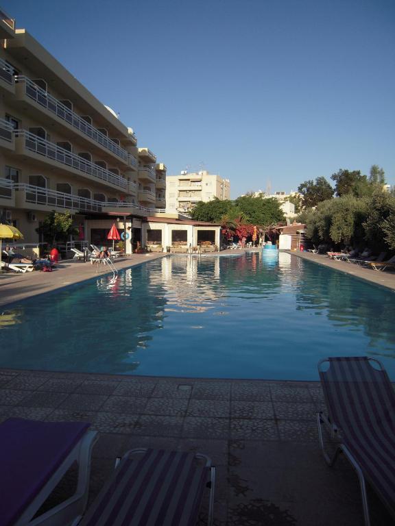 Sunquest Gardens Holiday Resort Limassol Extérieur photo