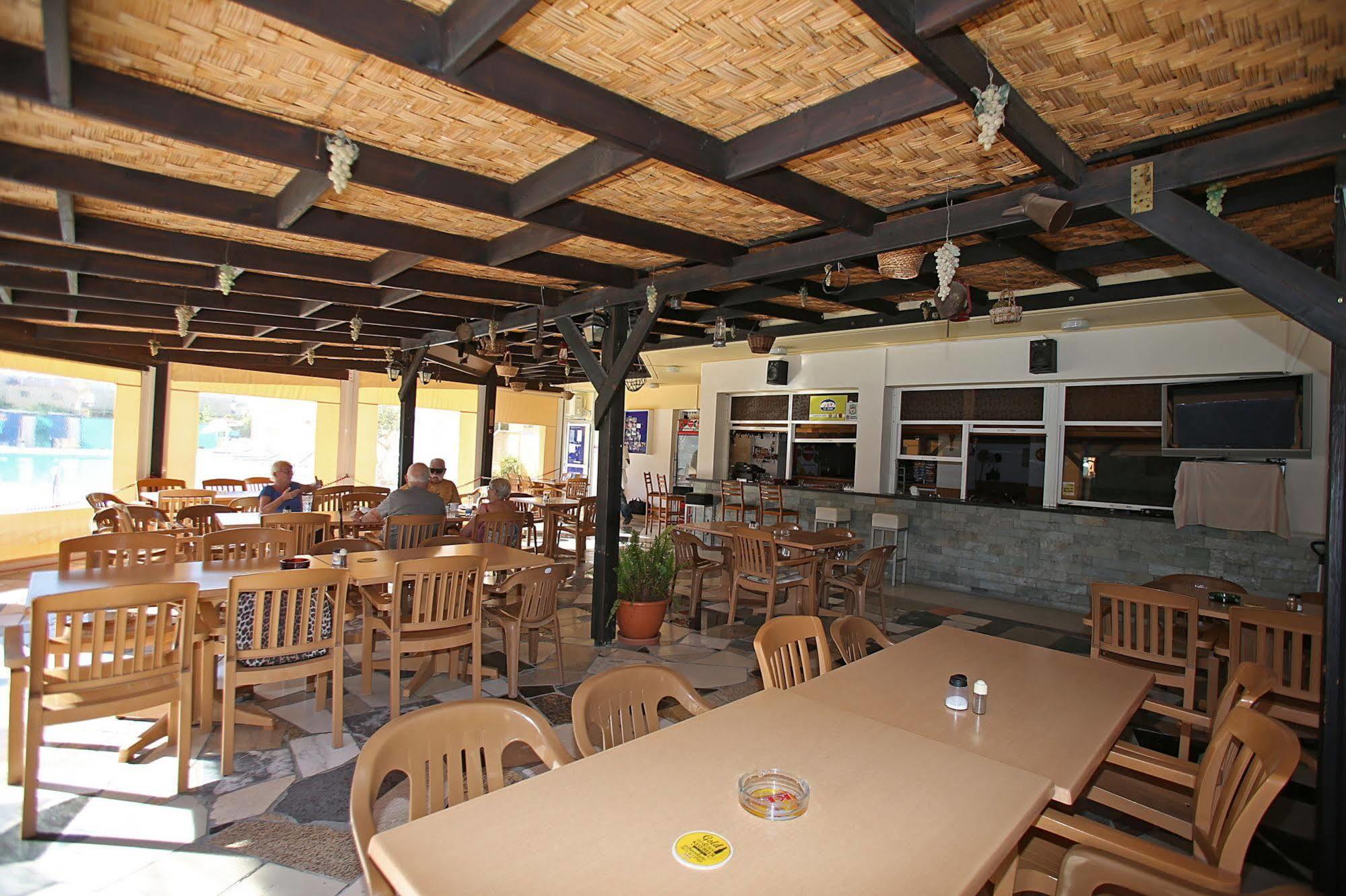 Sunquest Gardens Holiday Resort Limassol Extérieur photo