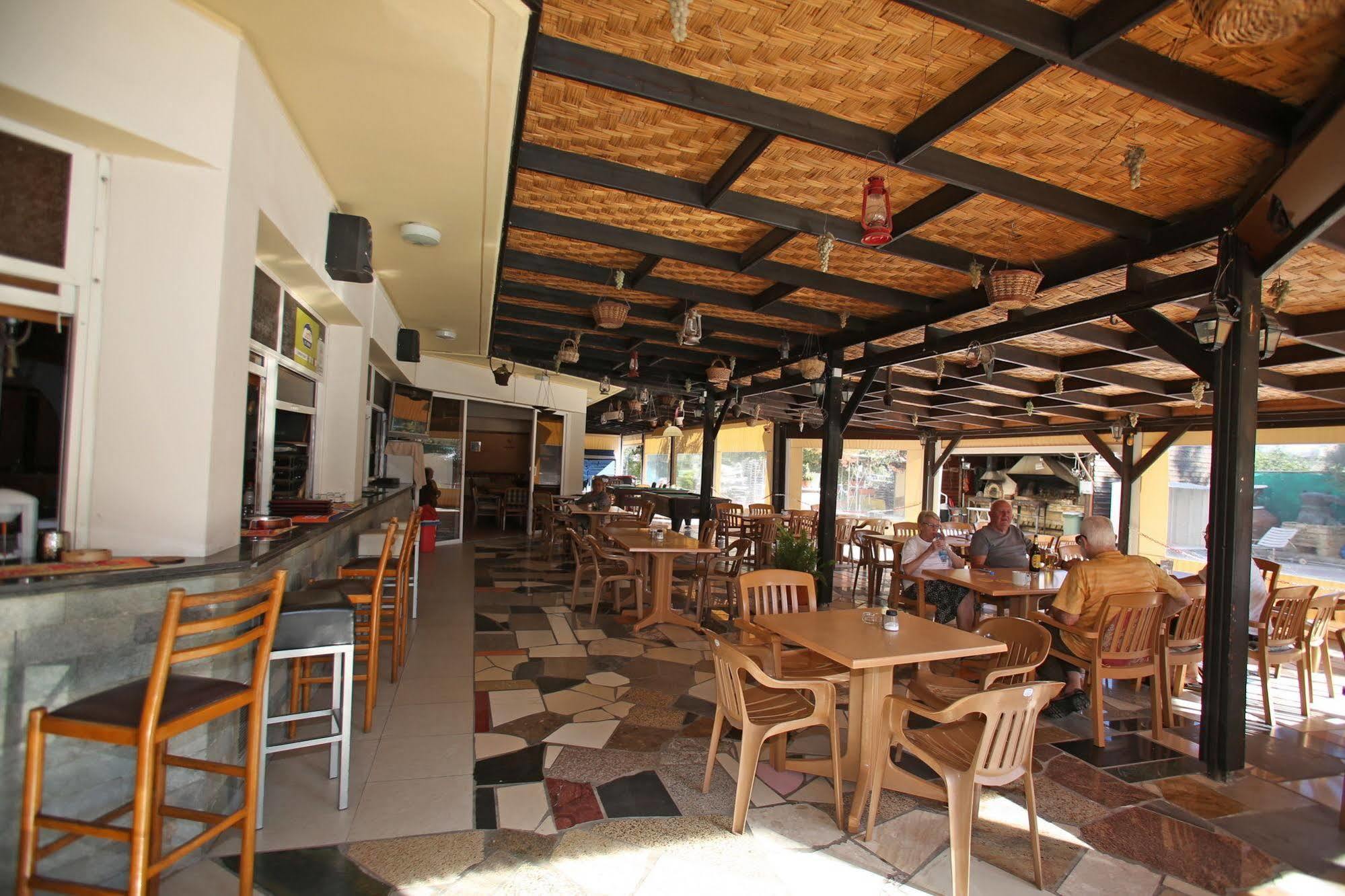 Sunquest Gardens Holiday Resort Limassol Extérieur photo
