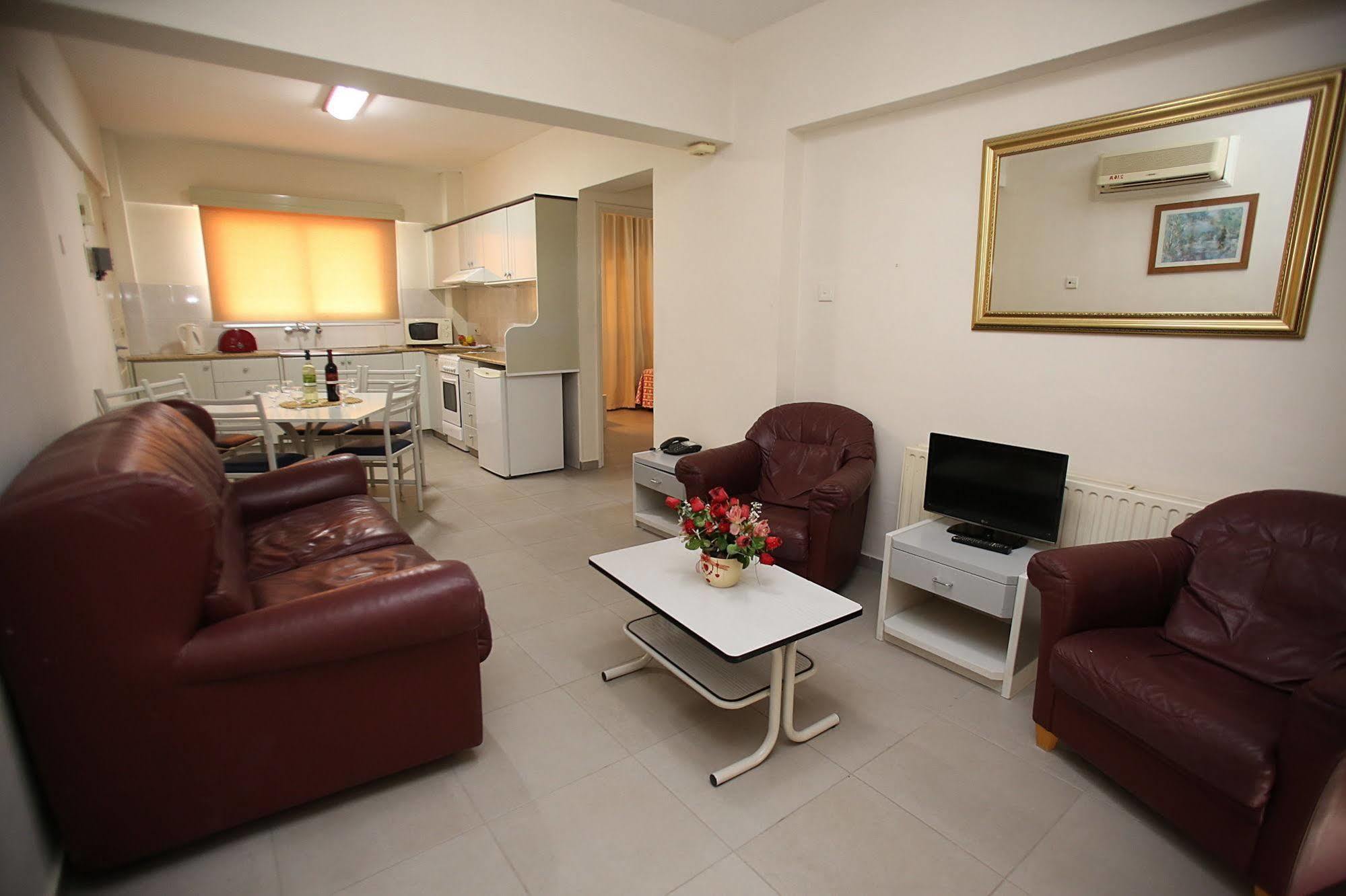 Sunquest Gardens Holiday Resort Limassol Extérieur photo