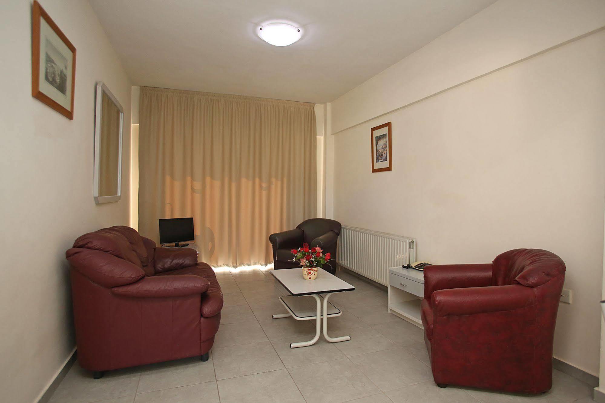Sunquest Gardens Holiday Resort Limassol Extérieur photo