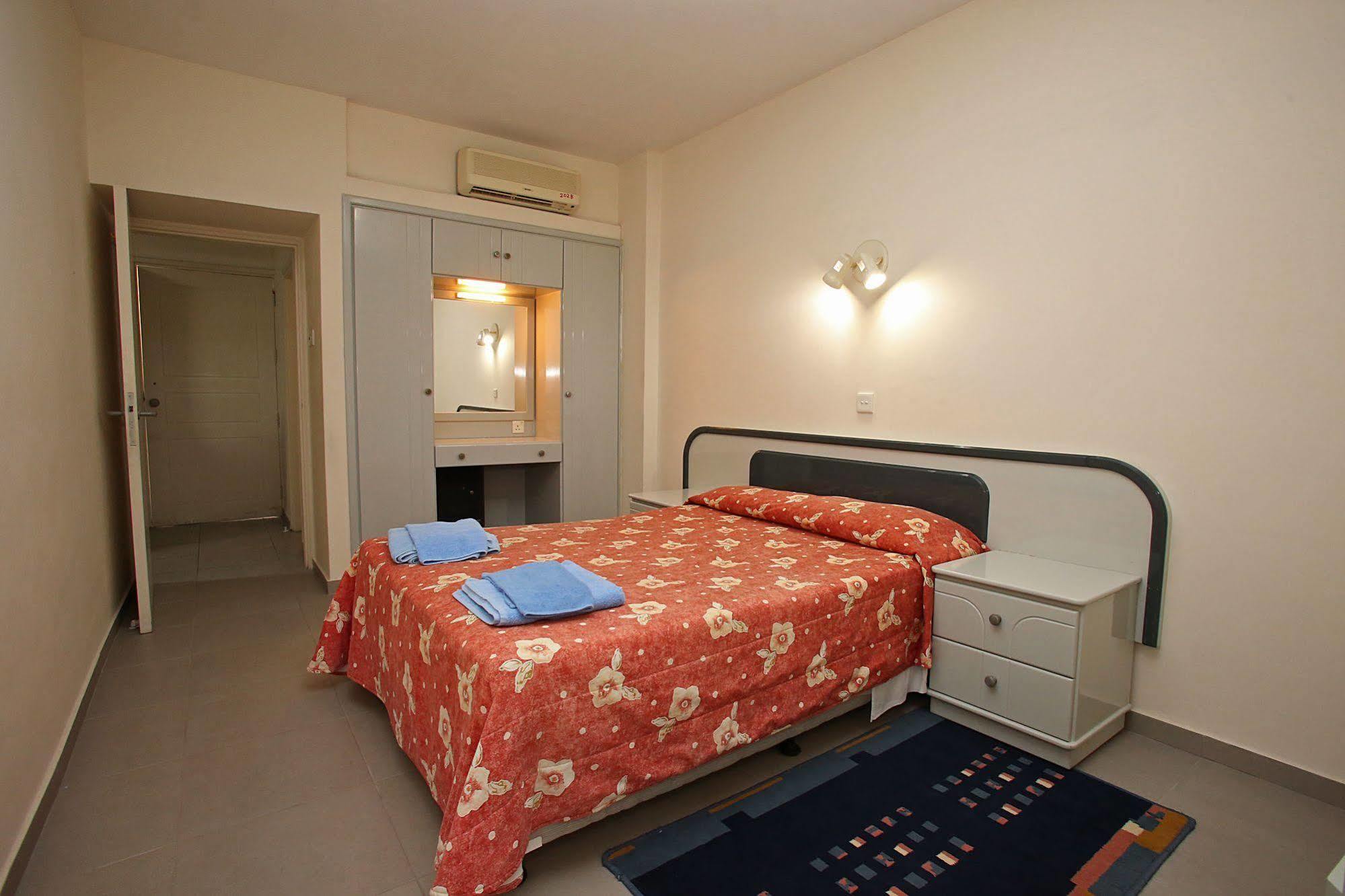 Sunquest Gardens Holiday Resort Limassol Extérieur photo