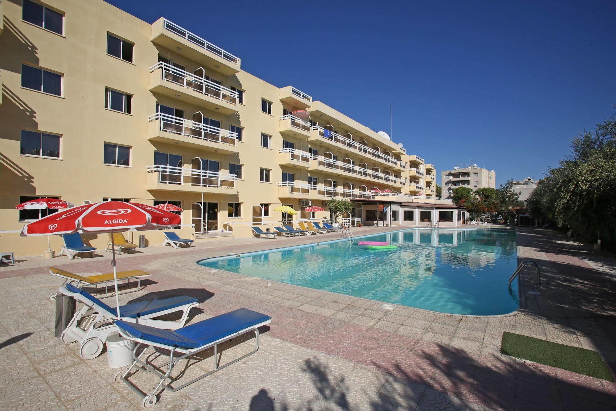 Sunquest Gardens Holiday Resort Limassol Extérieur photo